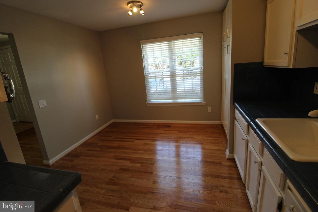 6055 Meyers Landing Ct - Photo 6 of 35