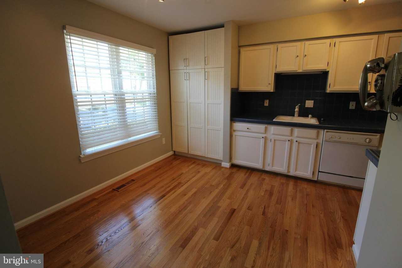 6055 Meyers Landing Ct - Photo 7 of 35