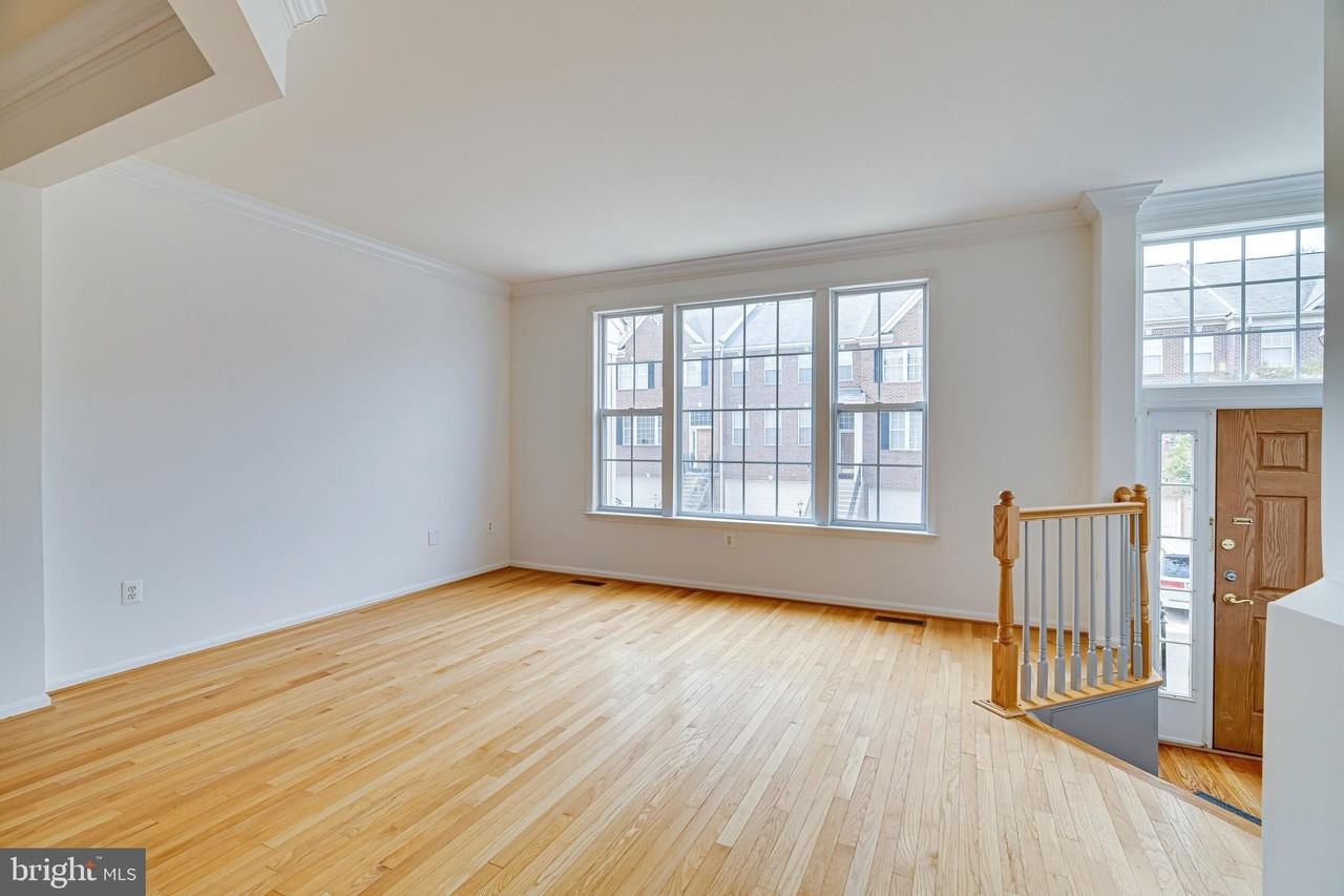4147 Presgraves Ct - Photo 6 of 50