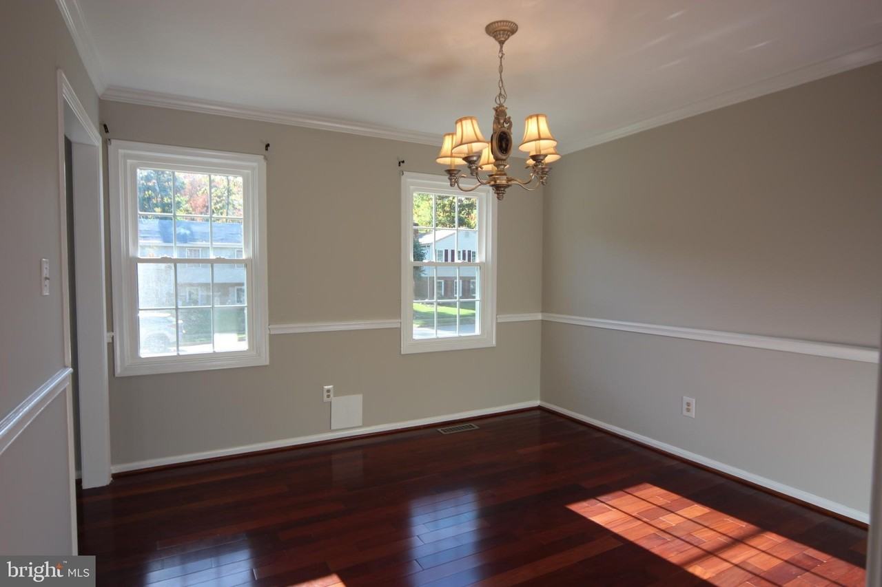 6463 Honey Tree Ct - Photo 7 of 42