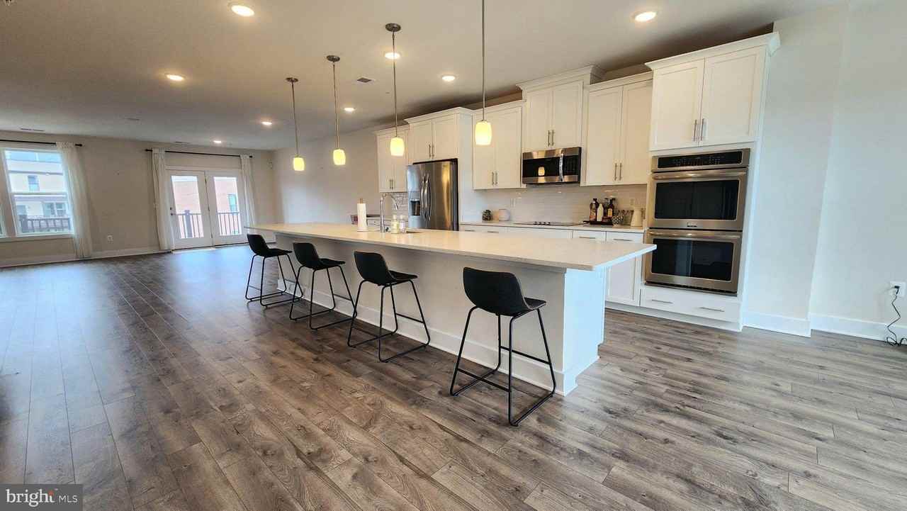 206 Van Buren St #29 - Photo 3 of 40