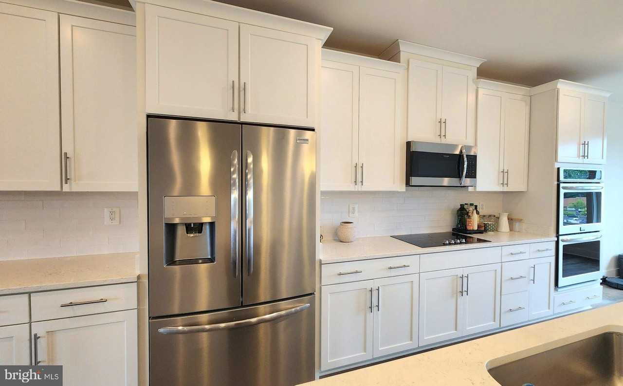 206 Van Buren St #29 - Photo 5 of 40