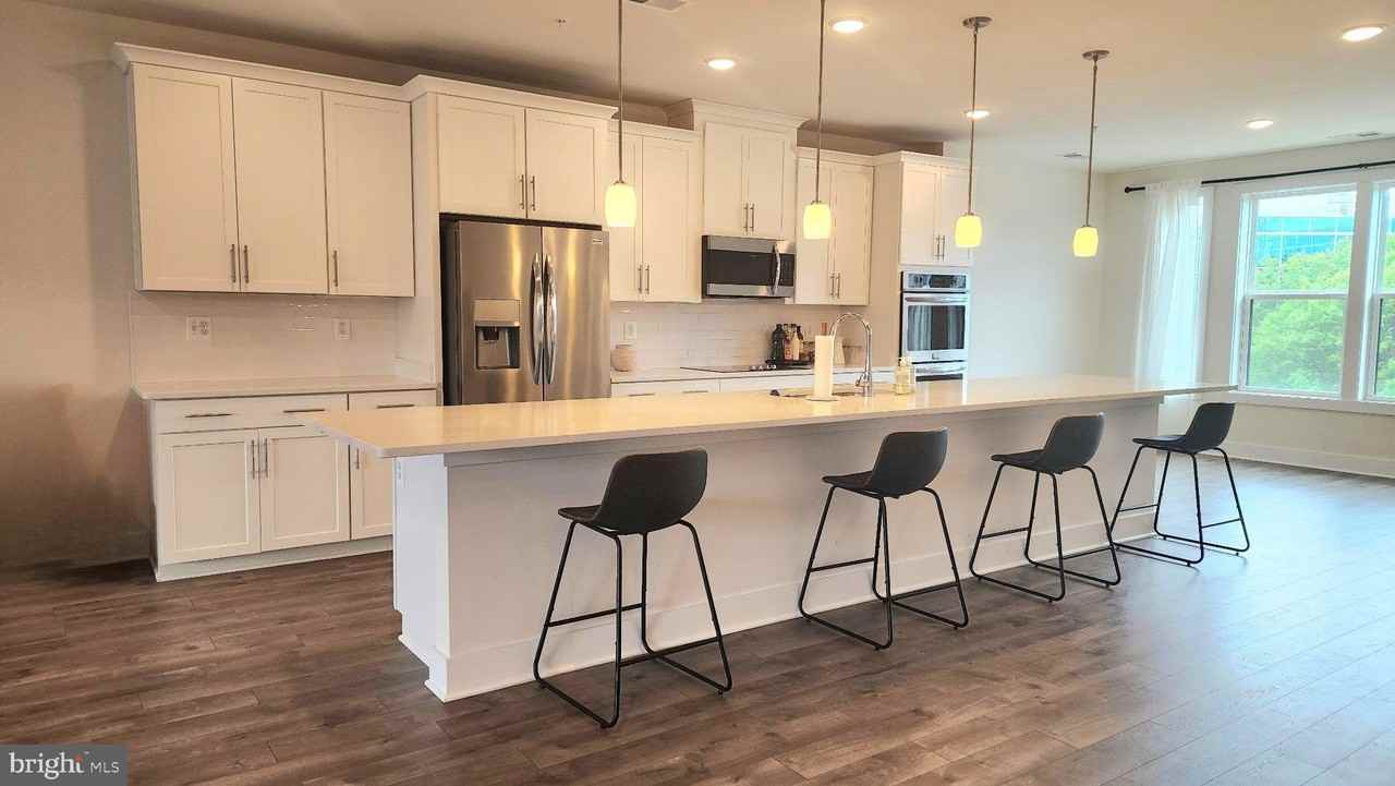 206 Van Buren St #29 - Photo 6 of 40