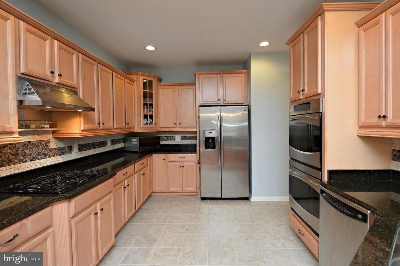 8009 Annette Dr - Photo 4 of 14