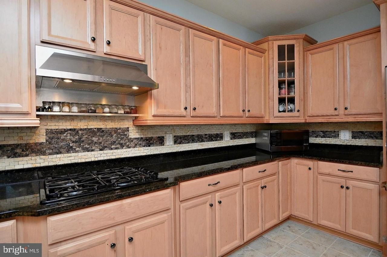 8009 Annette Dr - Photo 5 of 14