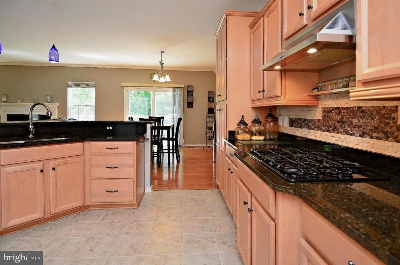 8009 Annette Dr - Photo 6 of 14