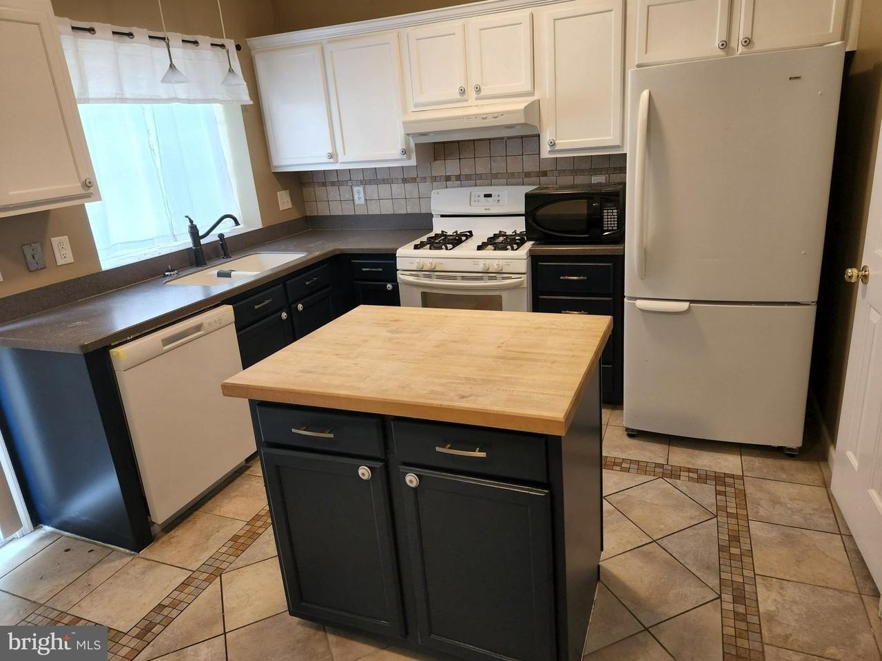 7148 Westfield Ct - Photo 4 of 8