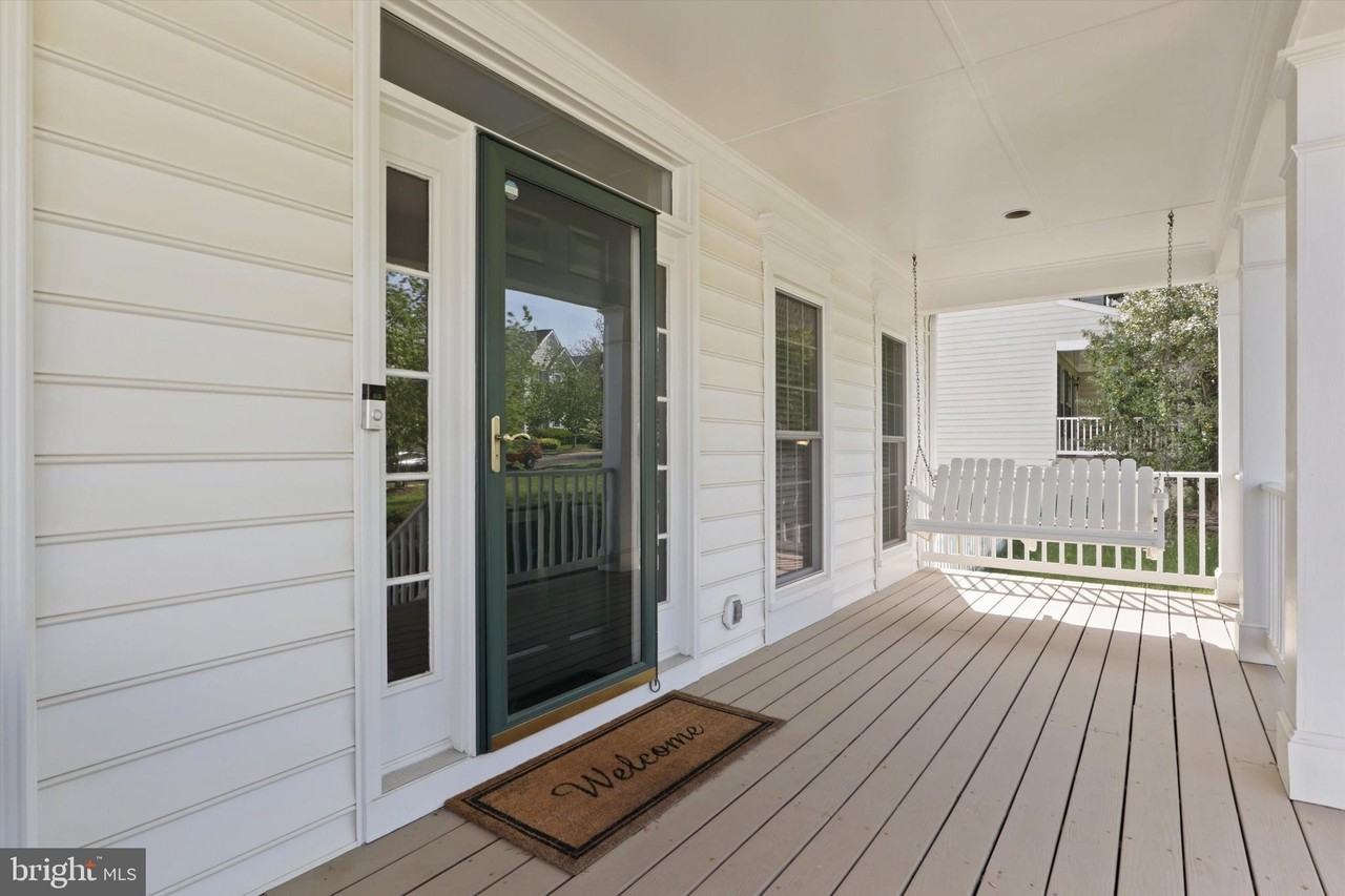 42903 Redfield St - Photo 5 of 50
