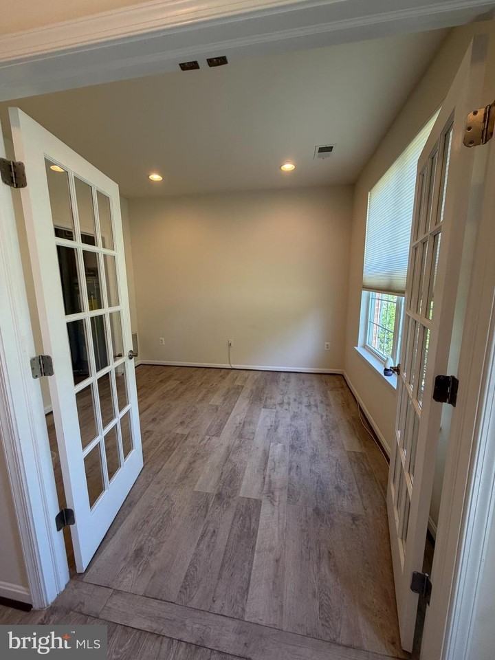 9002 Belo Gate Dr - Photo 3 of 27