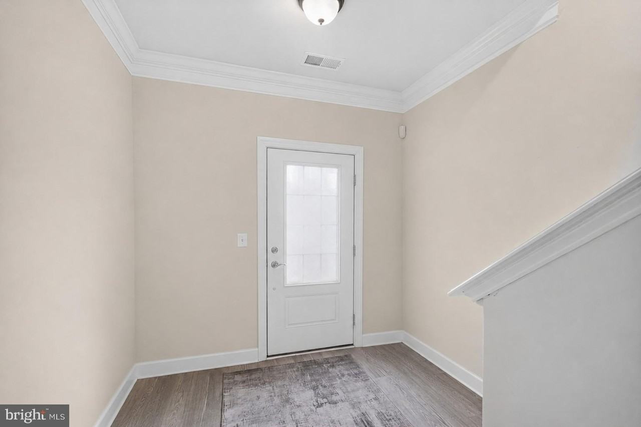 15297 Westham Ct - Photo 3 of 26