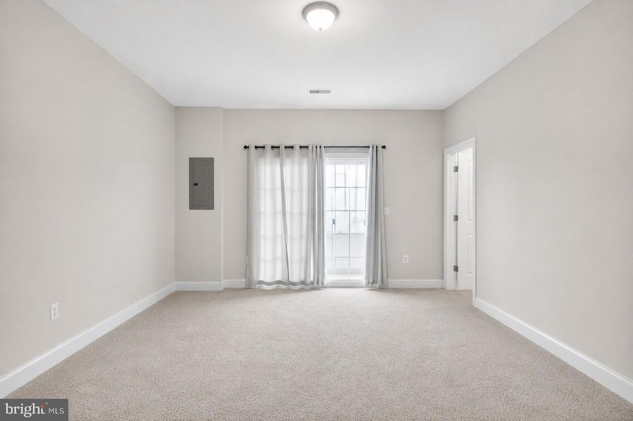 15297 Westham Ct - Photo 4 of 26