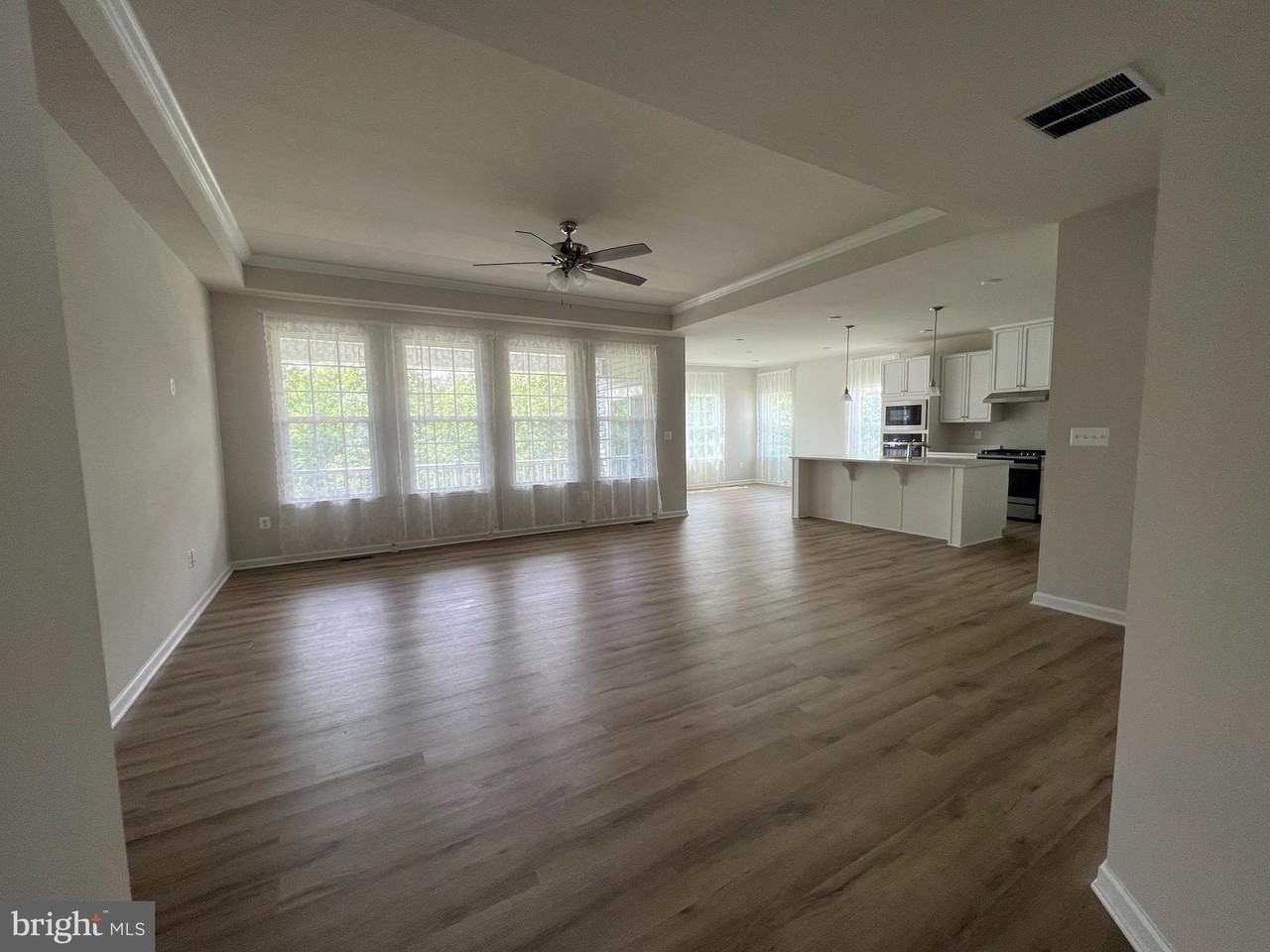 5020 Birch Leaf Cir - Photo 3 of 20