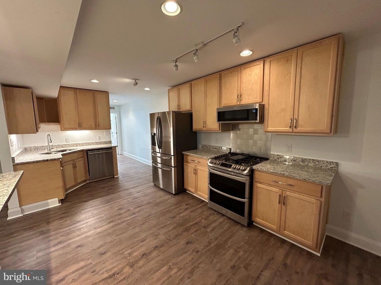 4101 Corbin Hall Ln - Photo 3 of 26