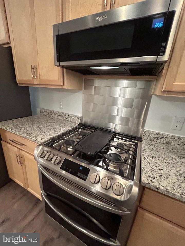 4101 Corbin Hall Ln - Photo 6 of 26