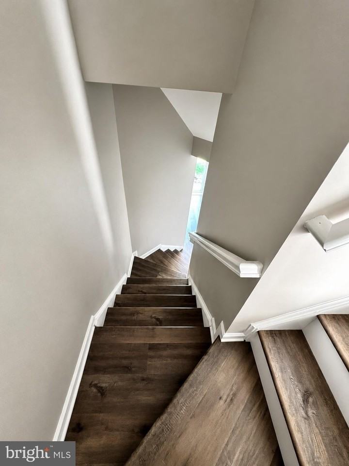 17 Snead Dr - Photo 4 of 50