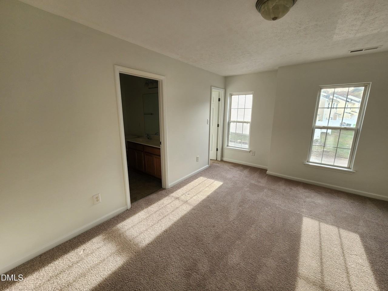 2010 Grassy Banks Dr - Photo 3 of 8