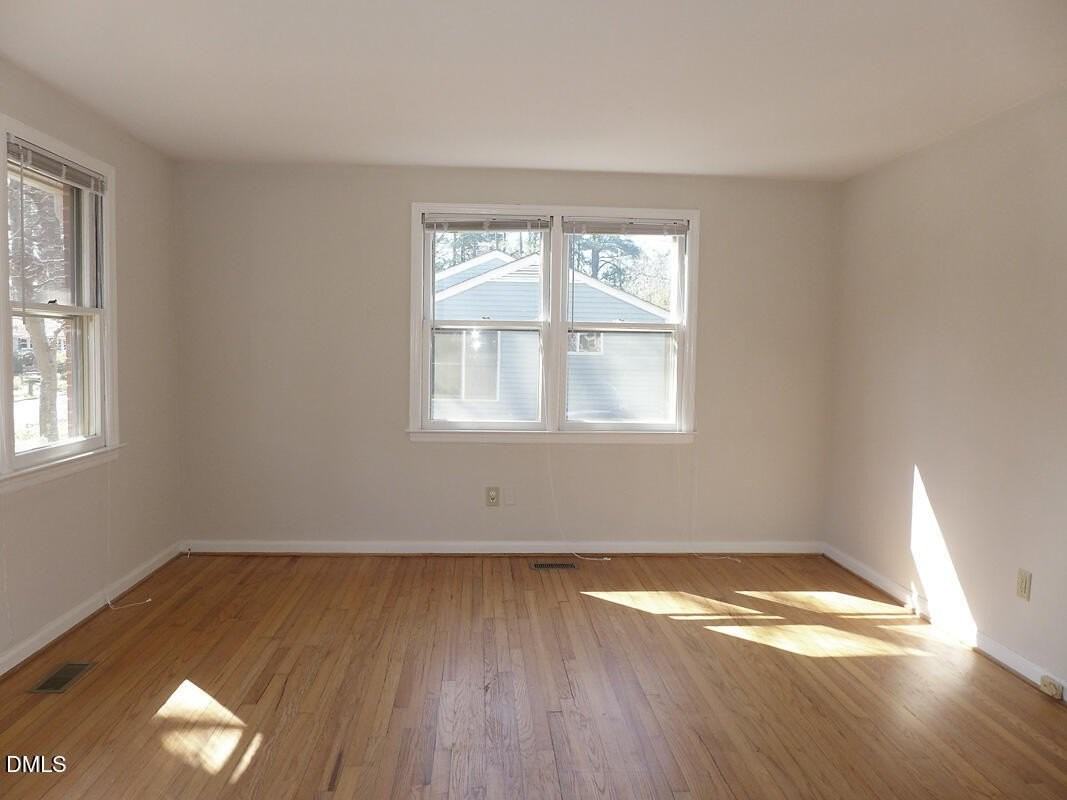 424 Ridgefield Rd - Photo 3 of 23