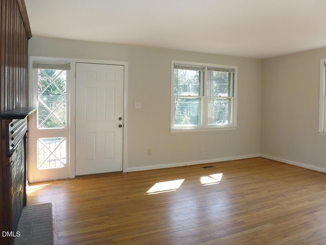 424 Ridgefield Rd - Photo 4 of 23