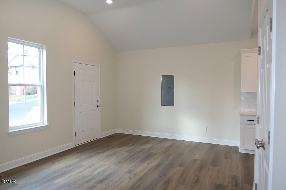 907 Dayton St - Photo 3 of 13