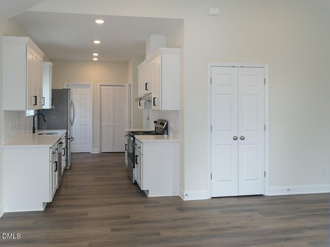 907 Dayton St - Photo 4 of 13