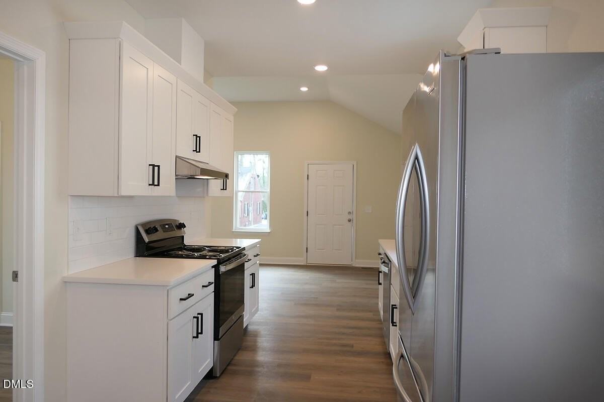 907 Dayton St - Photo 6 of 13