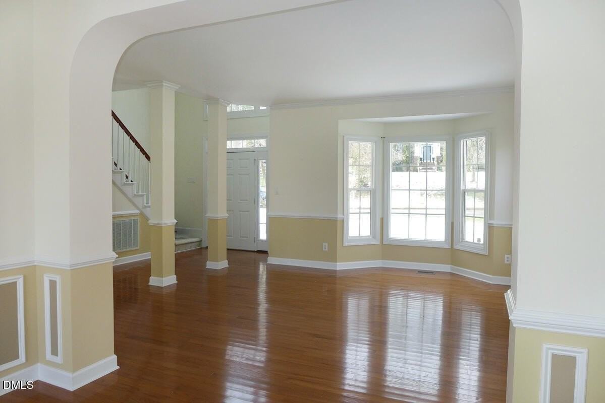 5 Lakehurst Ct - Photo 2 of 29
