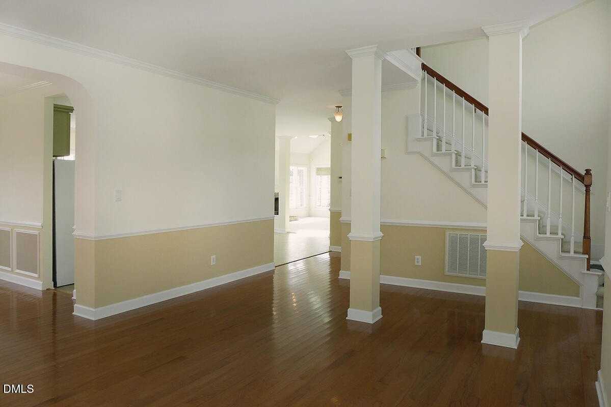 5 Lakehurst Ct - Photo 4 of 29