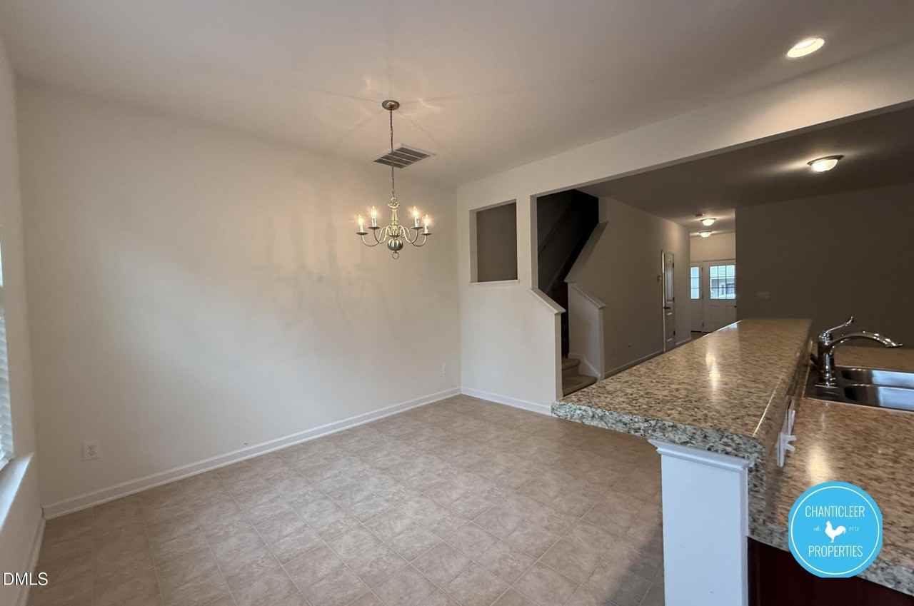 49 E Grove Point Dr - Photo 5 of 29