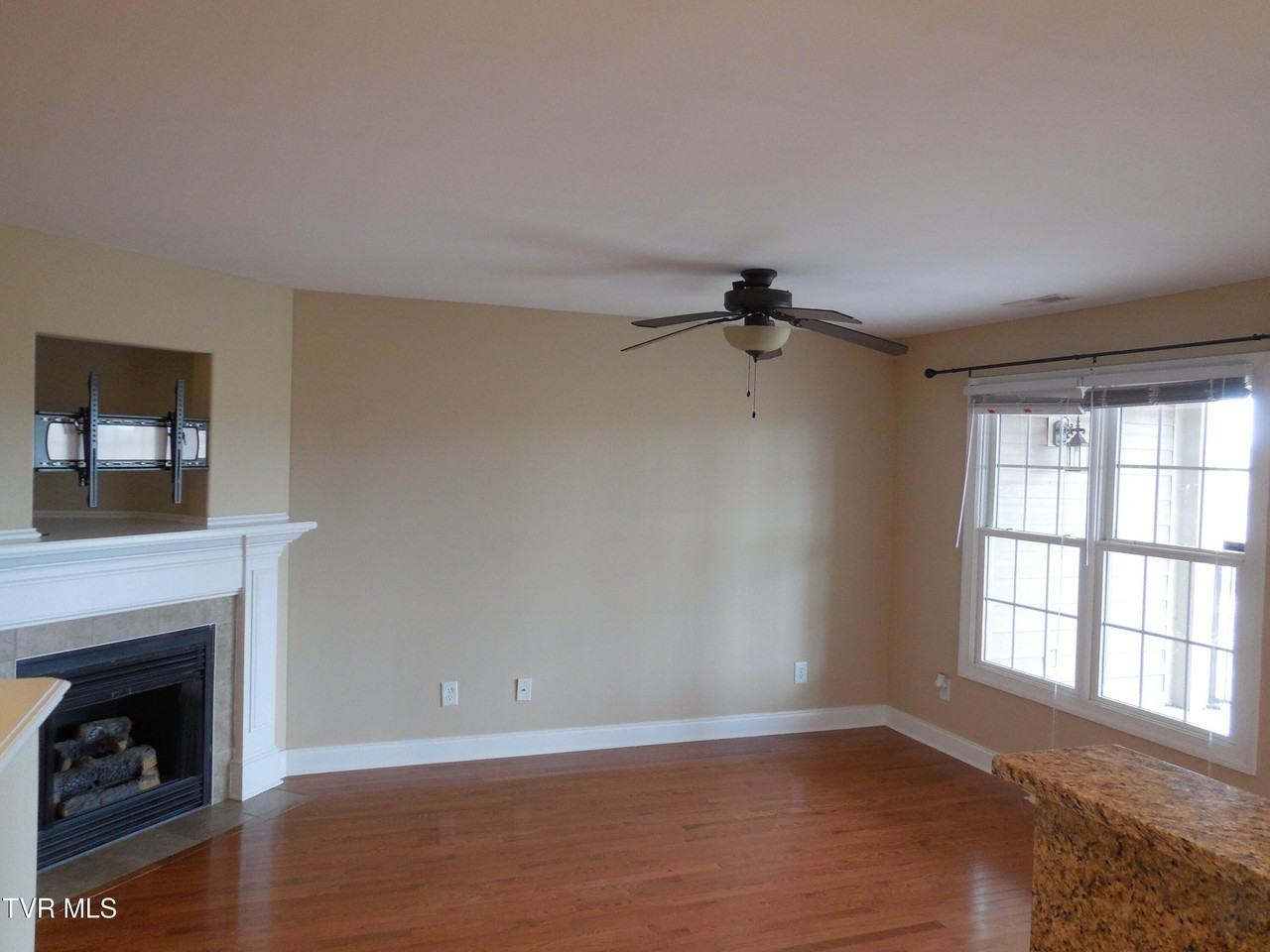 341 Coldwater Dr #0 - Photo 7 of 32