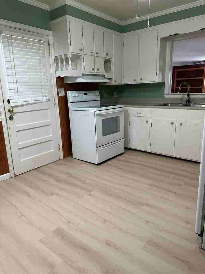 2208 White Oak Dr - Photo 3 of 22