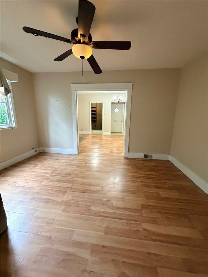 1704 State Ave - Photo 4 of 20