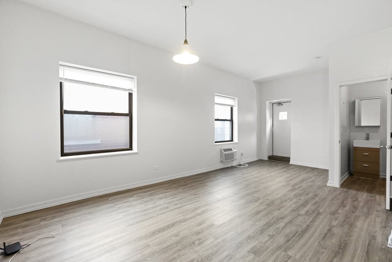 1136 W Wilson Ave #213 - Photo 7 of 8