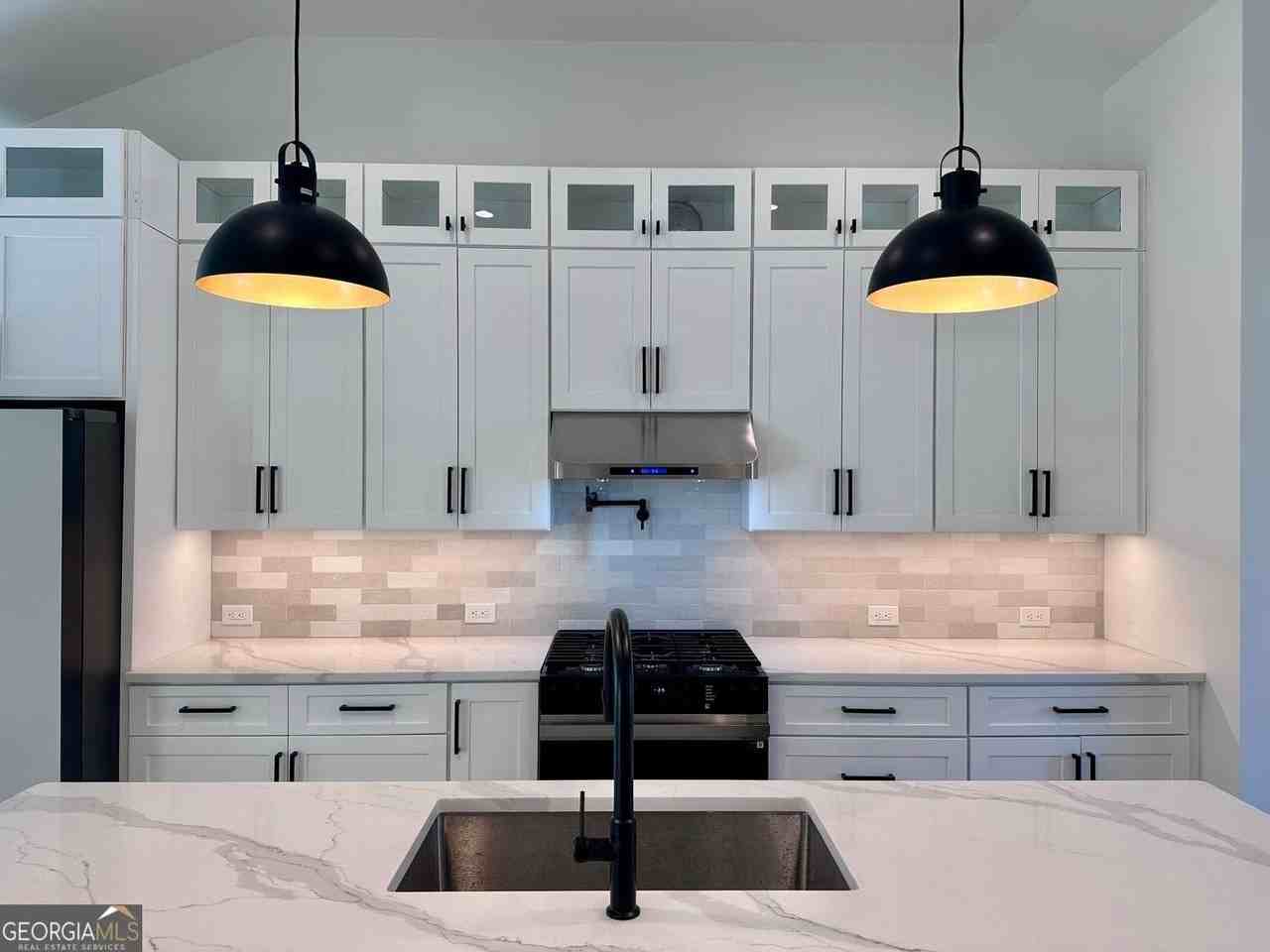 5140 Tilly Mill Rd - Photo 4 of 37