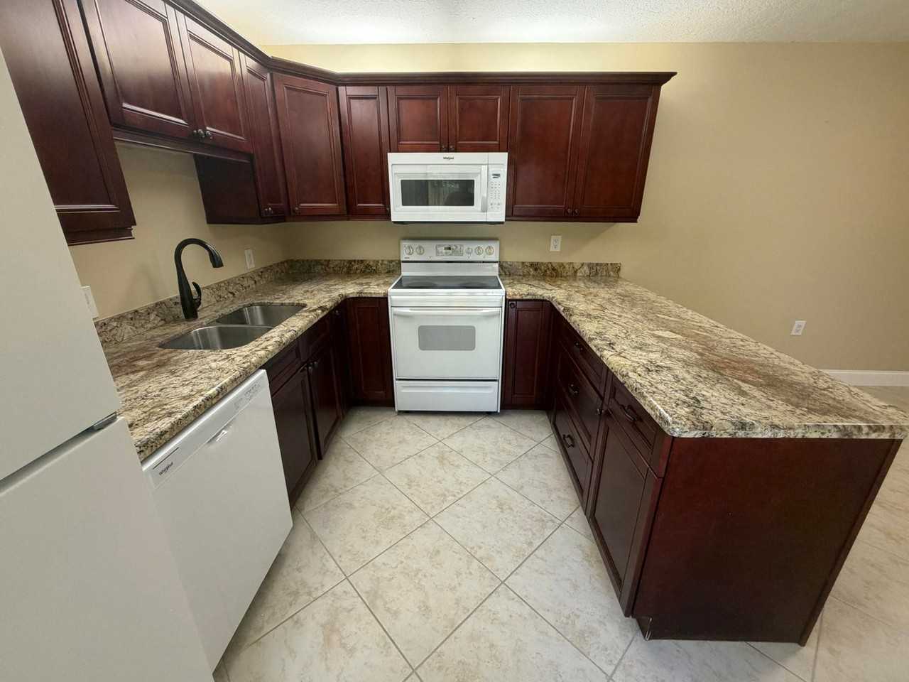 2407 24th Ln - Photo 2 of 5