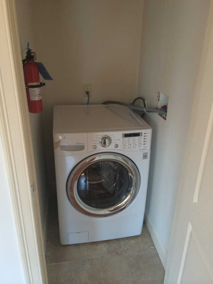 2450 Lemoine Ave #D - Photo 7 of 7