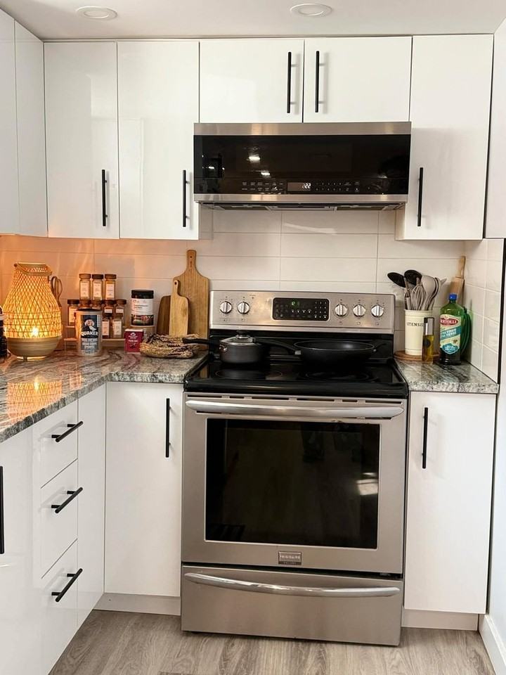127 Drummond St - Photo 3 of 21