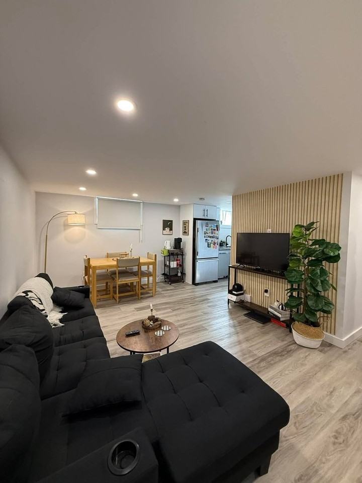 127 Drummond St - Photo 6 of 21