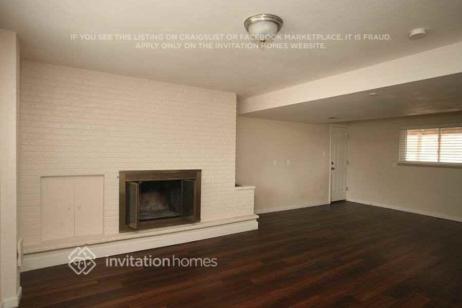 7388 S Quebec Ct - Photo 3 of 22