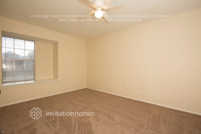 22006 Castle Springs Dr - Photo 2 of 7