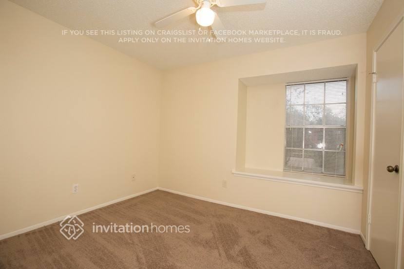 22006 Castle Springs Dr - Photo 4 of 7