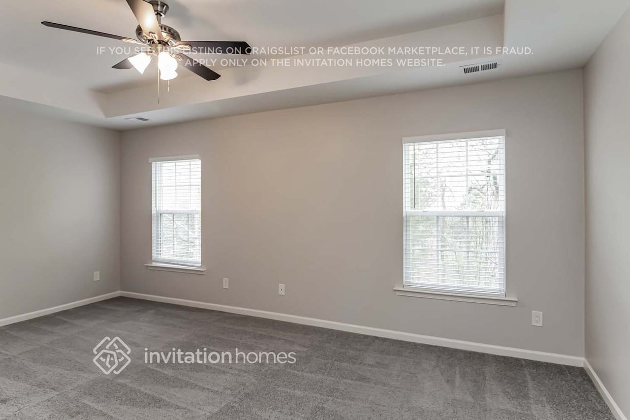 5032 Abercromby St - Photo 7 of 12