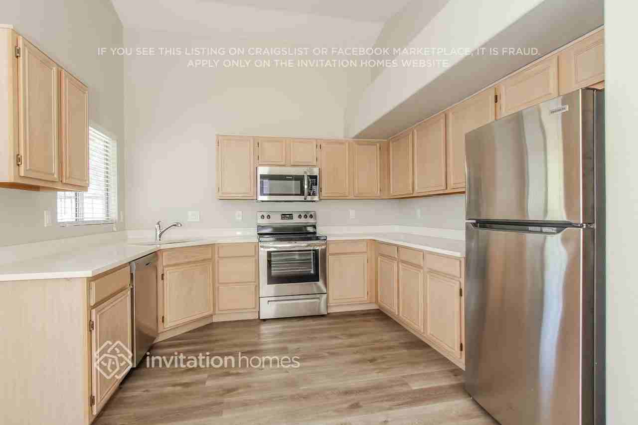8343 W Bloomfield Rd - Photo 3 of 13