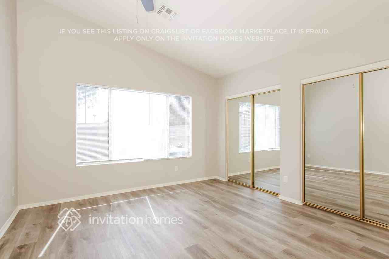 8343 W Bloomfield Rd - Photo 4 of 13