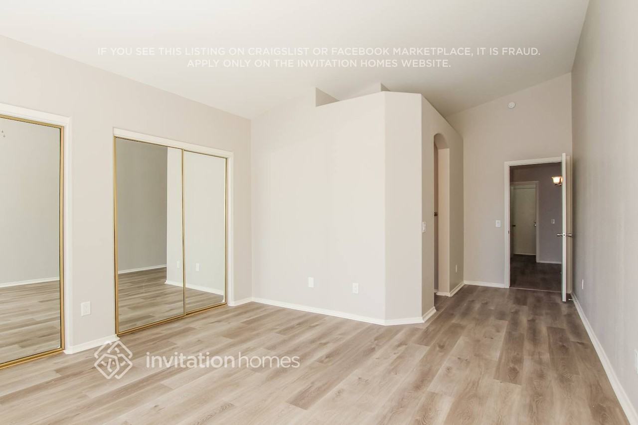 8343 W Bloomfield Rd - Photo 5 of 13