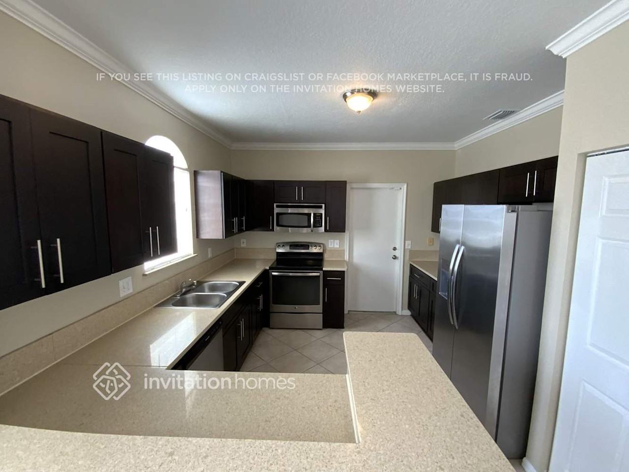 11106 Baybreeze Way - Photo 5 of 15