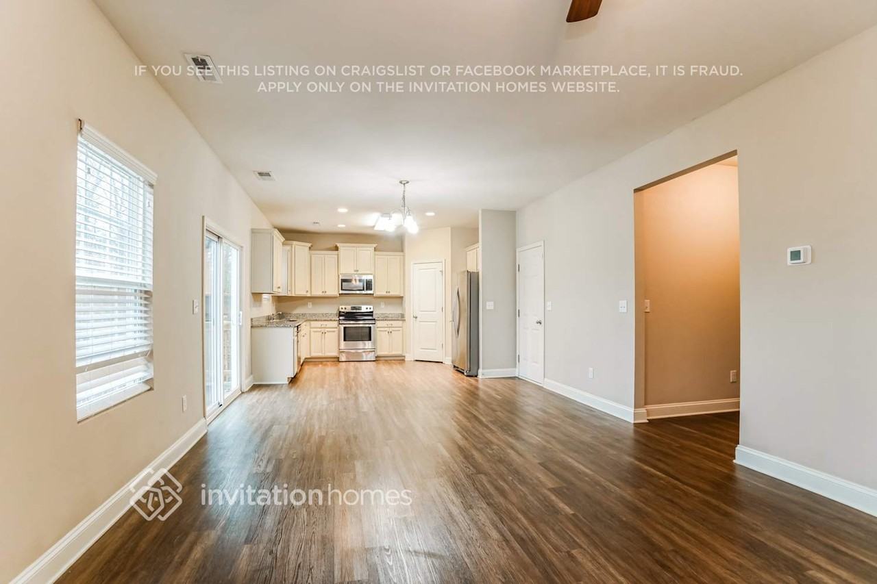 5626 Colonial Garden Dr - Photo 6 of 19