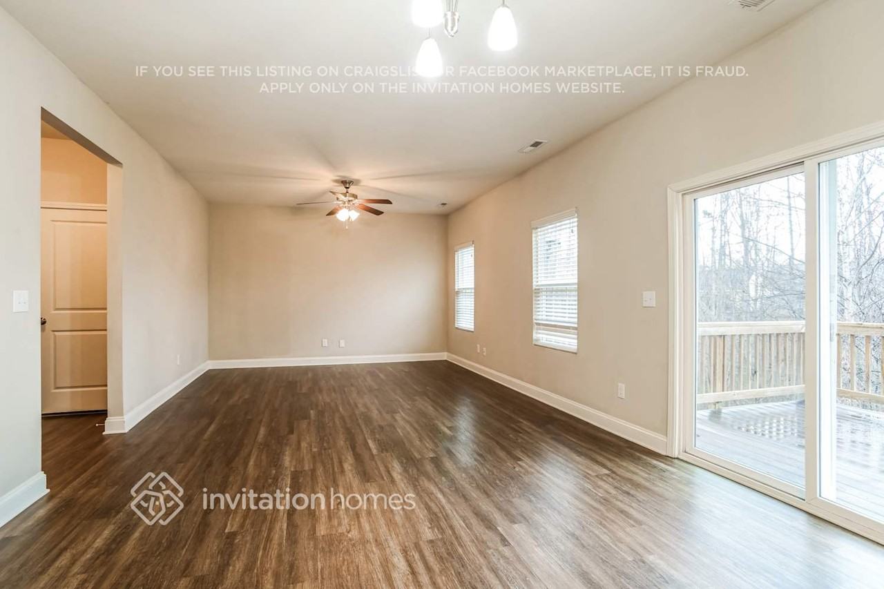 5626 Colonial Garden Dr - Photo 5 of 19