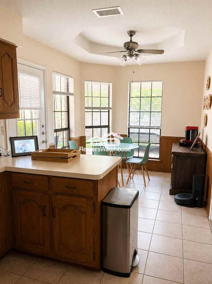 2302 Greenpark Dr - Photo 5 of 14