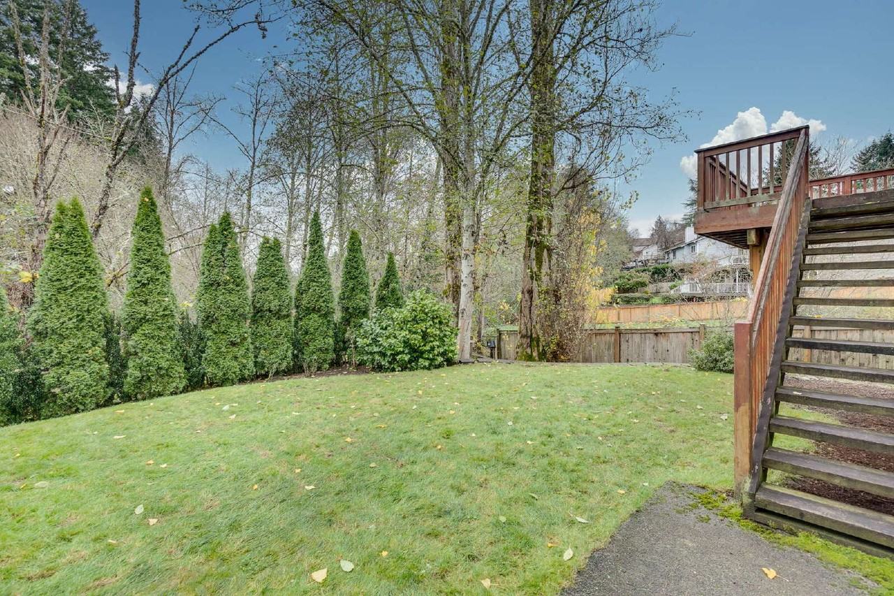 10936 182nd Ave Ne - Photo 3 of 27