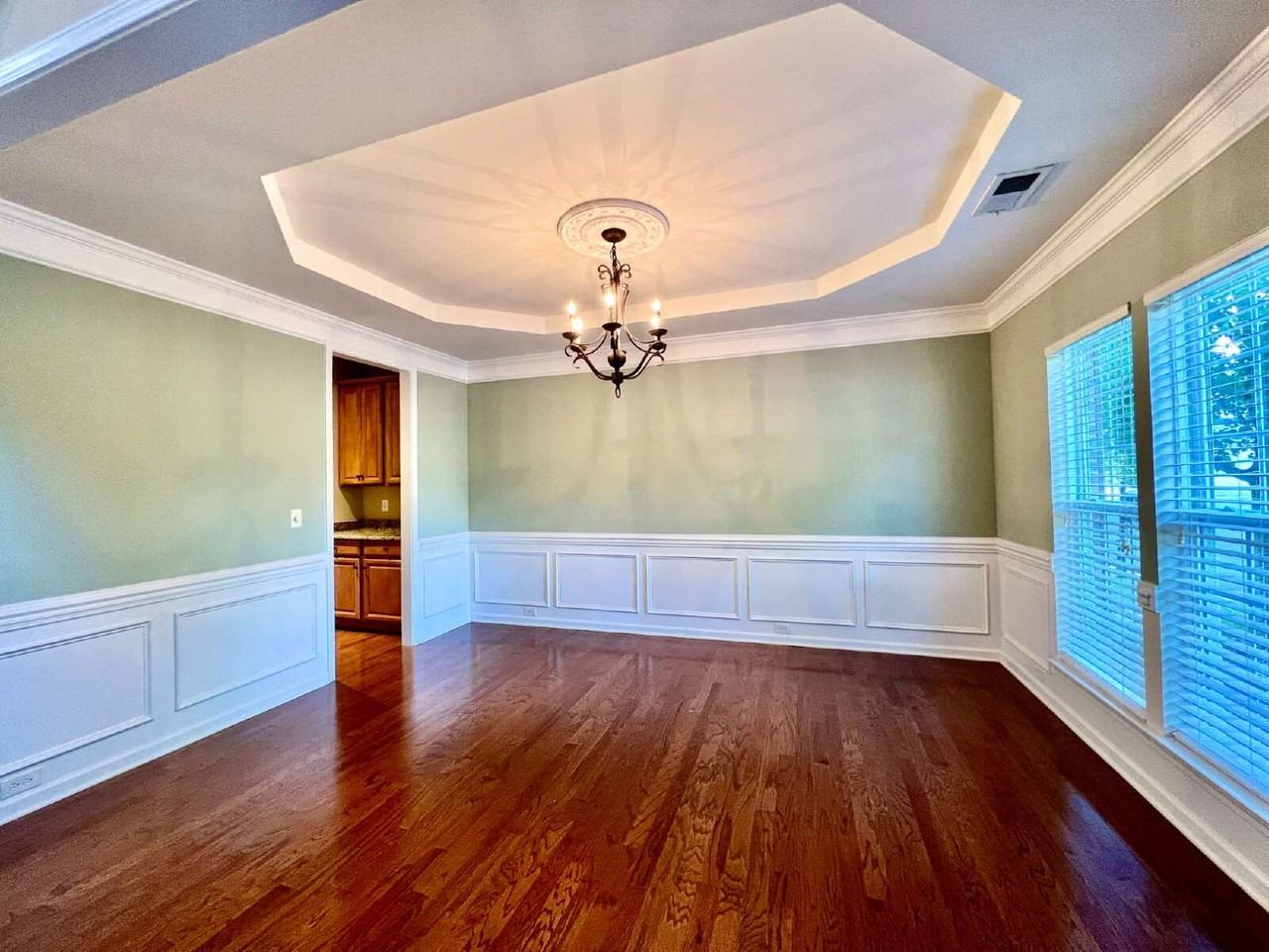 10707 Fred Gutt Dr - Photo 3 of 33